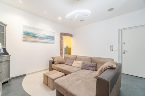 Comfy Apartment x4 - w/ Balcony